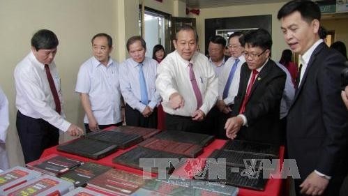 Deputy Prime Minister Truong Hoa Binh visits the National Archives Centre IV in Da Lat city (Photo: VNA)