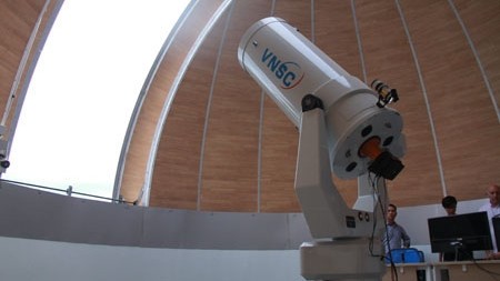 The telescope inside the Nha Trang Observatory