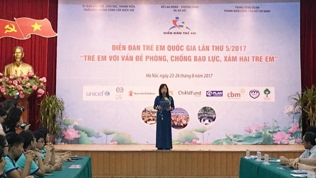 MOLISA Deputy Minister Dao Hong Lan speaking at the event