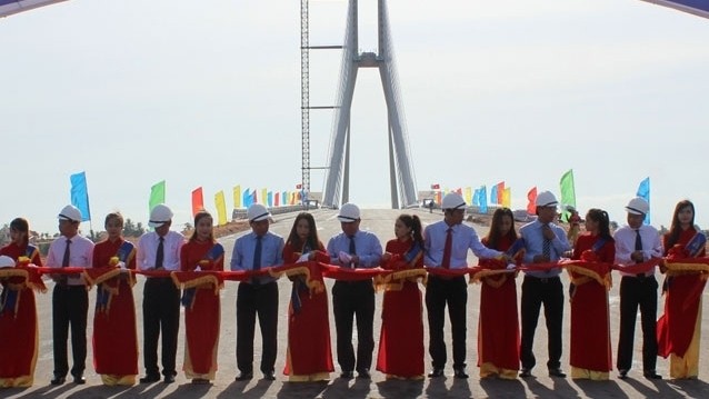 The inauguration ceremony of the Nhat Le 2 Bridge