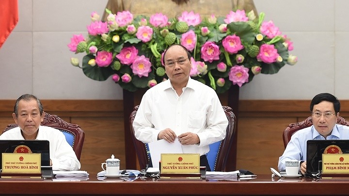 Prime Minister Nguyen Xuan Phuc at the government meeting