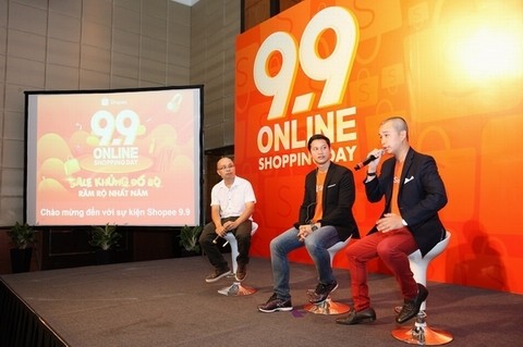 A representative from Shopee Vietnam speaks at the press brief.