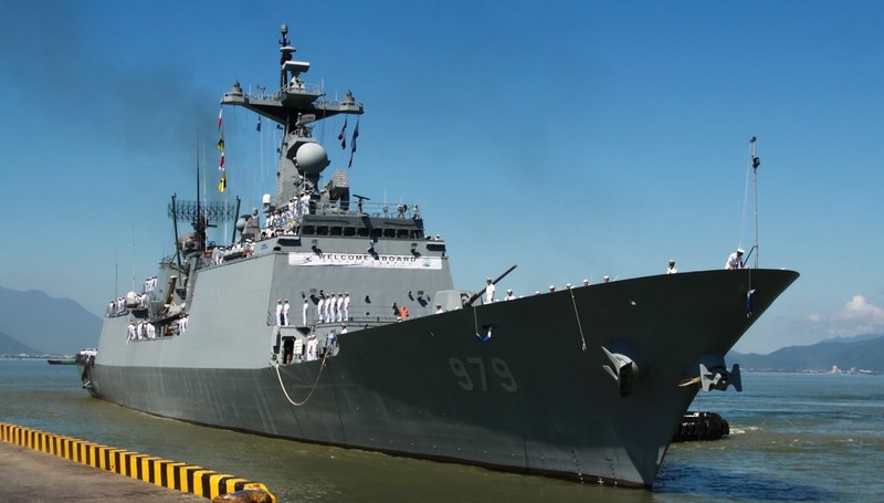 RoK’s naval ship visits Da Nang city
