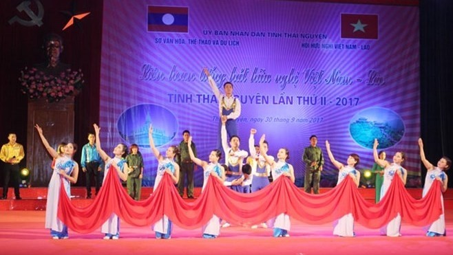 A performance at the Vietnam-Laos friendship singing festival (Source: baothainguyen.org.vn)