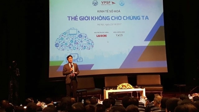 Prof., Dr. Nguyen Duc Khuong, Chairman of AVSE Global, member of the Economic Advisory Team to the Prime Minister, delivers his opening speech. (Credit: NDO)