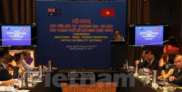 Vietnamese Consul General to Sydney Hoang Minh Son speaking at the conference (Credit: VNA)