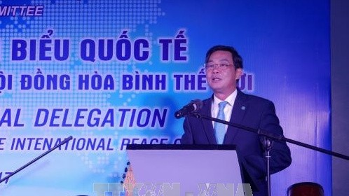 Vice Chairman of Hanoi city People’s Committee Le Hong Son speaking at the meeting (Photo: VNA)