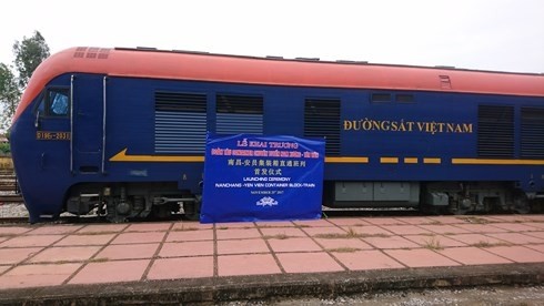 The first container block train connecting Vietnam with China 