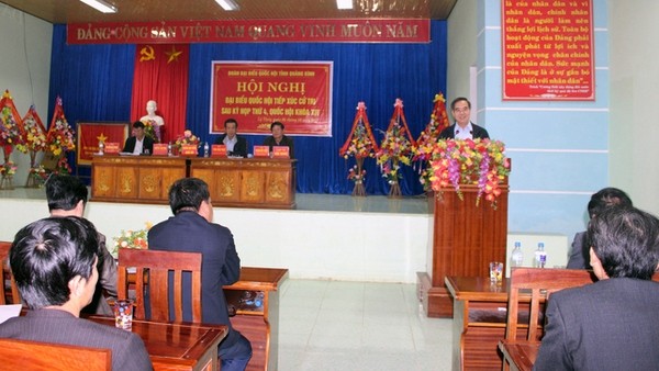 Politburo member Nguyen Van Binh speaking at the meeting with voters in Quang Binh province (Credit: baoquangbinh.vn)