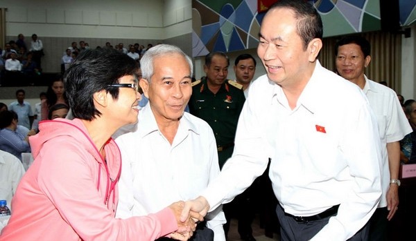 President Tran Dai Quang meets wtih voters in Ho Chi Minh City. (Credit: thannien.vn)