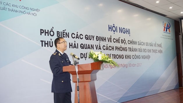 Enterprises in Hanoi-based industrial parks updated on tax, customs policies