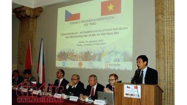 Ambassador Ho Minh Tuan calls for more Czech investment in Vietnam. (Credit: baotintuc.vn)