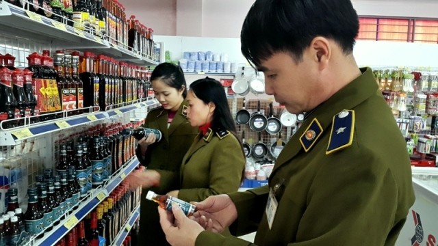 Functional forces conduct inspection of goods circulated in the market.
