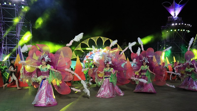 Da Lat Flower Festival kicks off with colourful parade (Photo: baolamdong.vn)
