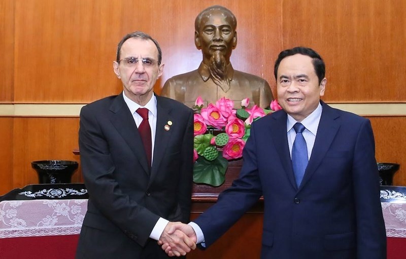VFF President Tran Thanh Man (right) receives RSB Vice President Sergey Aleksandrovich.