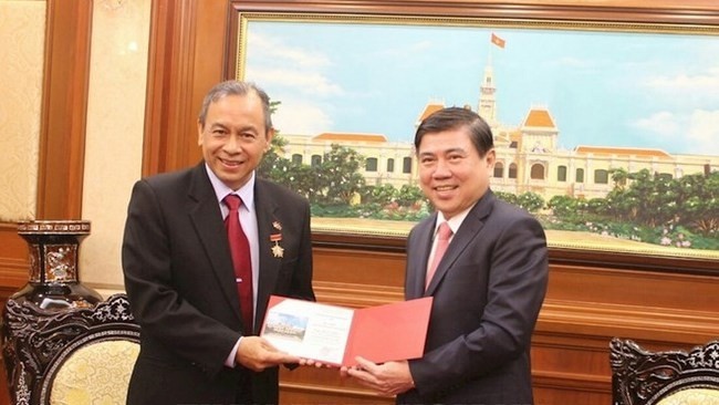 Outgoing Consul General of Indonesia in Ho Chi Minh City Jean Anes came to bid farewell to Chairman of the municipal People’s Committee Nguyen Thanh Phong. (Photo: VNA)