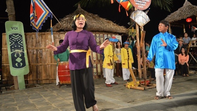 A performance of Bai choi singing in Hoi An ancient city (Credit: baoquangnam.vn)