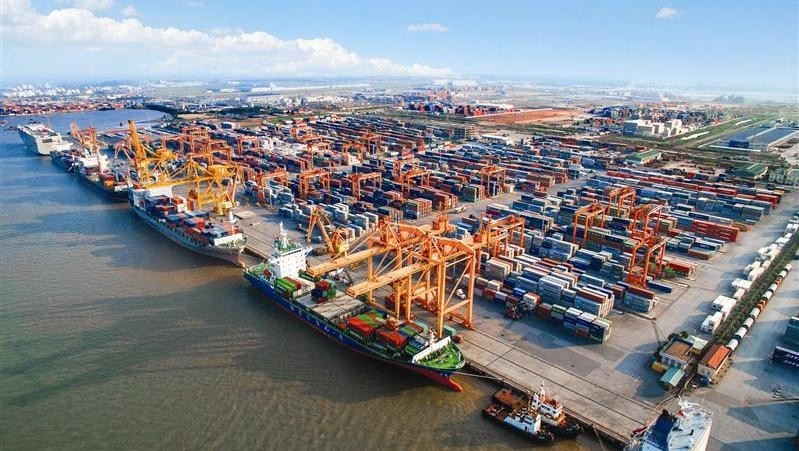 Vietnam negotiates trade pacts with 60 economies
