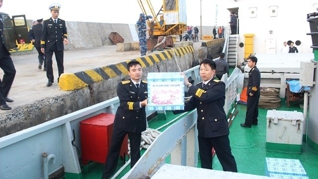 Gifts are prepared for officials and soldiers in Bach Long Vi island district. 