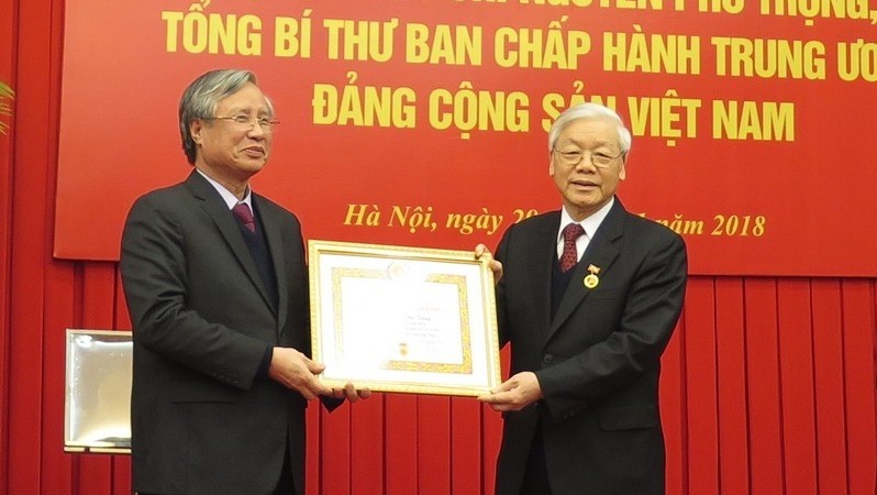 General Secretary Nguyen Phu Trong and head of the Inspection Commission Tran Quoc Vuong