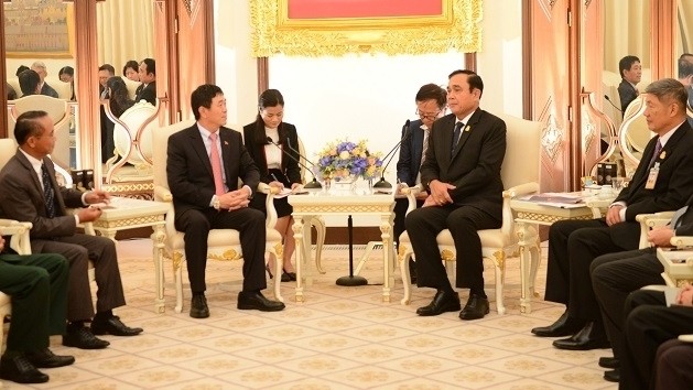 Vietnamese Ambassador to Thailand, Nguyen Hai Bang, and Thai PM Prayuth Chan-ocha.