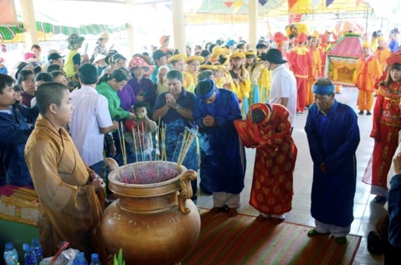 A ritual of Nghinh Ong Festival (Photo: baobaclieu.vn)