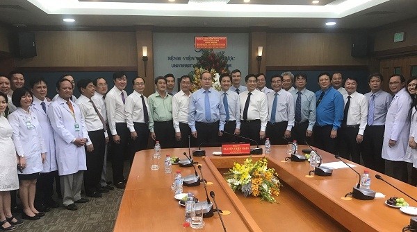 Politburo member Nguyen Thien Nhan visits University Medical Centre Ho Chi Minh City (Credit: voh.com.vn)