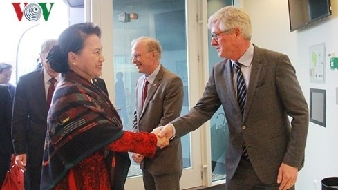 NA Chairwoman Nguyen Thi Kim Ngan visits Deltares Institute. (Photo: VOV)