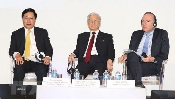 General Secretary Nguyen Phu Trong at a meeting with representatives from MEDEF