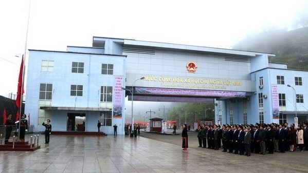 The Xin Man (Vietnam)-Dulong (China) border gate pair was officially opened at a ceremony on March 26. (Source: VNA)
