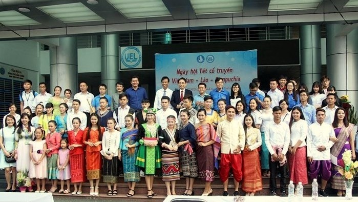A get-together is held at the HCM City University of Economics and Law to celebrate Lao Bun Pi May festival and Cambodian Chol Chnam Thmay festival. (Photo: thanhnien.vn)
