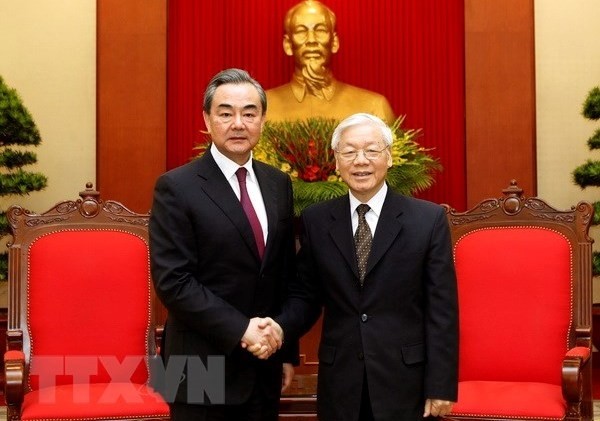 General Secretary of the Communist Party of Vietnam Nguyen Phu Trong (R) receives Chinese State Councillor and Foreign Minister Wang Yi in Hanoi on April 2 (Photo: VNA)