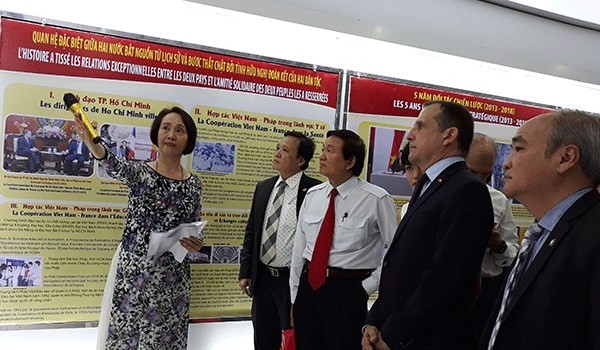 Visitors to an exhibition on Vietnam-France relations as part of the Vietnam – France Culture and Friendship Week in Ho Chi Minh City 