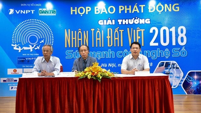 Representatives of the organising board at the launch of the Vietnamese Talent Awards 2018 (Photo: dantri.com.vn)