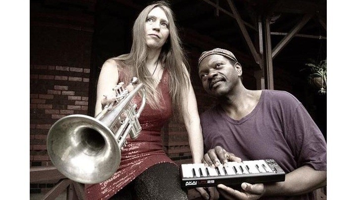 The jazz duo Saskia Laroo (L) and Warren Byrd.