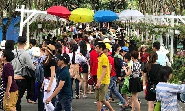 Tourist sites in the southern province of Dong Nai attracted more than 80,000 visitors over the past three days.