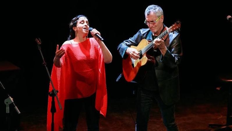 The concert featured charming performances by Achinoam Nini (Noa), the top-ranking international Israeli performer, and Gil Dor, one of Israel's foremost masters of guitar. (Photo: Embassy of Israel in Vietnam)