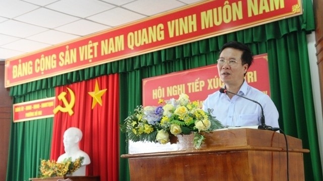 Politburo member and Head of the Party Central Committee's Commission for Communications and Education Vo Van Thuong speaks at the meeting with local voters in Bien Hoa city, Dong Nai province, on May 3. (Photo: NDO)