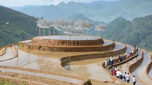 The interesting shapes of the 400m2 crystal garden. (Photo: NDO)