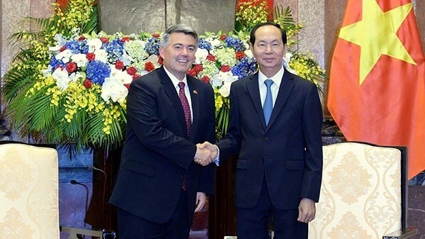 President Tran Dai Quang receives US Senator Cory Gardner, Chairman of the US Senate Foreign Relations Subcommittee on East Asia, the Pacific, and International Cybersecurity Policy, in Hanoi on May 28. (Photo: VOV)