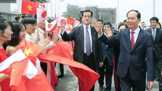President Tran Dai Quang greeted at the Haneda International Airport (Photo: VNA)