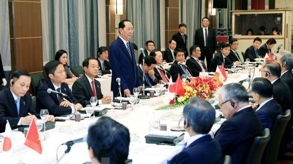 President Tran Dai Quang in a dialogue with Japanese large corporations in Tokyo on May 30 (Photo: VNA)