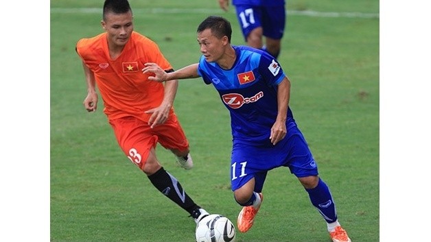 The return of playmaker Thanh Luong (in blue) will help to strengthen Hanoi's attacking power.