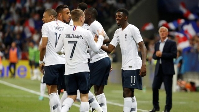 France's Ousmane Dembele celebrates scoring their third goal with team mates during their international friendly against Italy at Allianz Riviera, Nice, France, June 1, 2018. (Photo: Reuters)