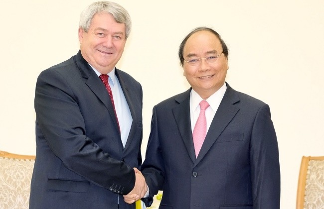 PM Nguyen Xuan Phuc and Vojtech Filip, Deputy Speaker of the Chamber of Deputies of the Czech Republic. (Photo: VGP)