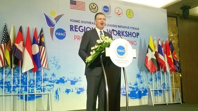Ambassador Daniel J. Kritenbrink addresses the workshop on protection of the Mekong Delta environment in Can Tho City on June 5 