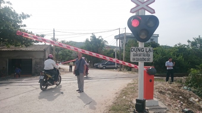 A railway crossing in Vietnam