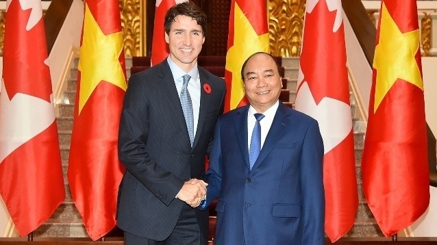 PM Nguyen Xuan Phuc and his Canadian counterpart Justin Trudeau in Hanoi in November 2017