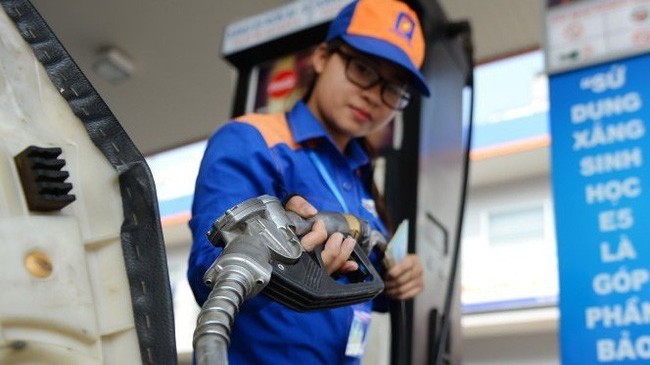 The Ministries of Finance and Industry and Trade have decided to leave the petrol price unchanged in the newest price adjustment on June 7.