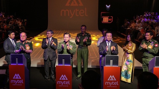 Delegates launch Viettel’s tenth brand in foreign countries, namely Mytel network in Myanmar. (Photo: qdnd.vn)